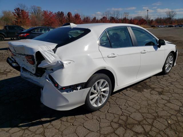 Photo 2 VIN: 4T1C11AK4NU667231 - TOYOTA CAMRY LE 