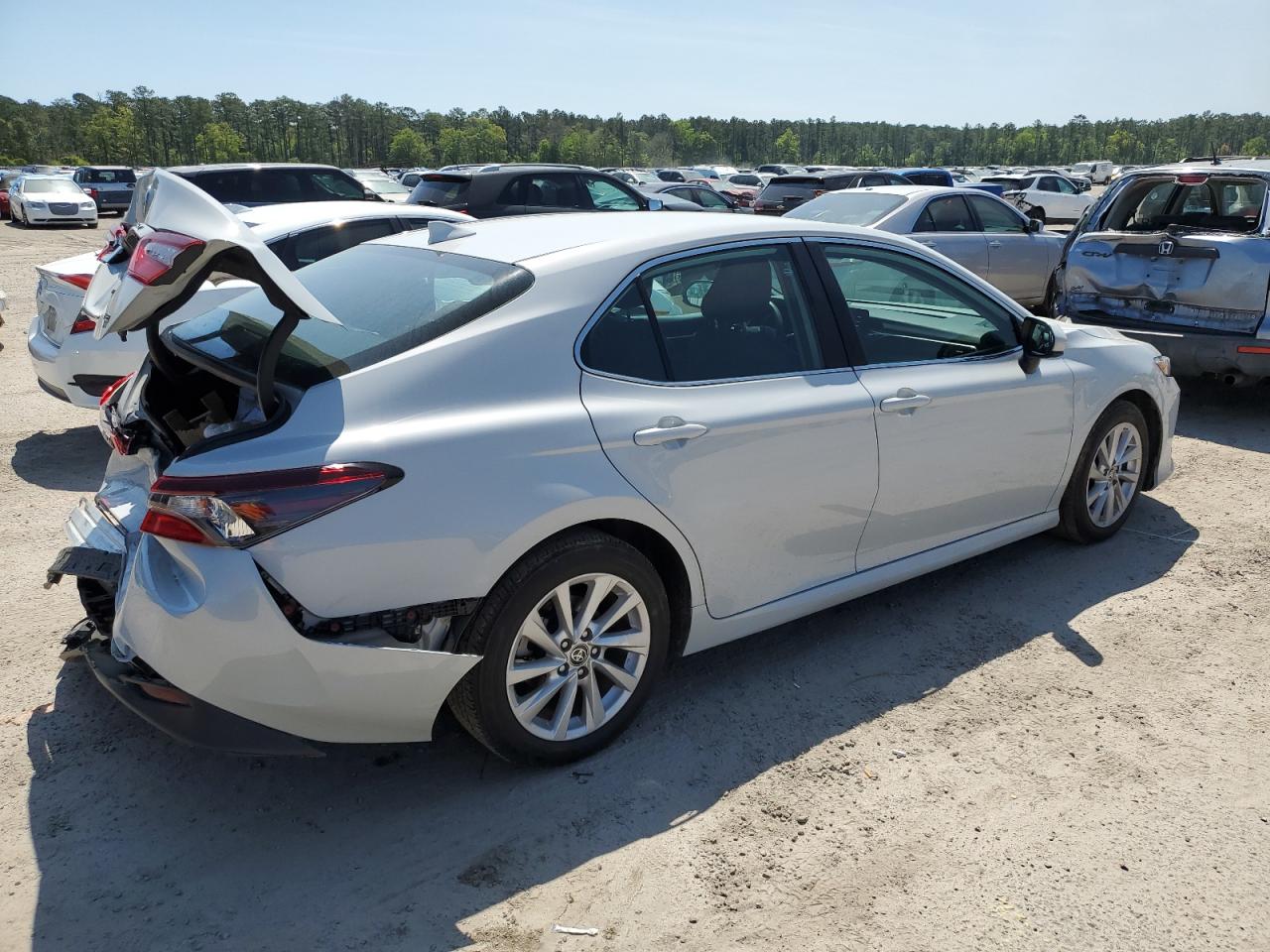 Photo 2 VIN: 4T1C11AK4PU141104 - TOYOTA CAMRY 