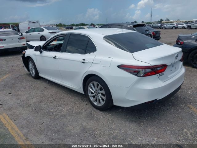 Photo 2 VIN: 4T1C11AK4PU171641 - TOYOTA CAMRY 