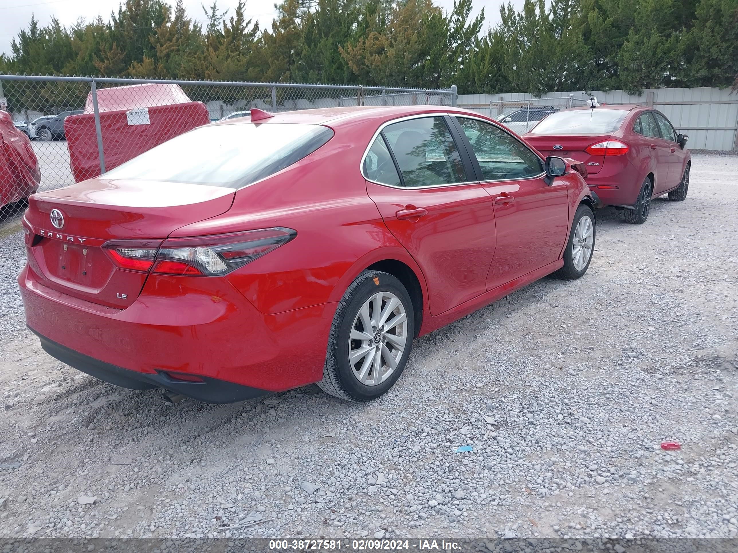 Photo 3 VIN: 4T1C11AK4PU186396 - TOYOTA CAMRY 