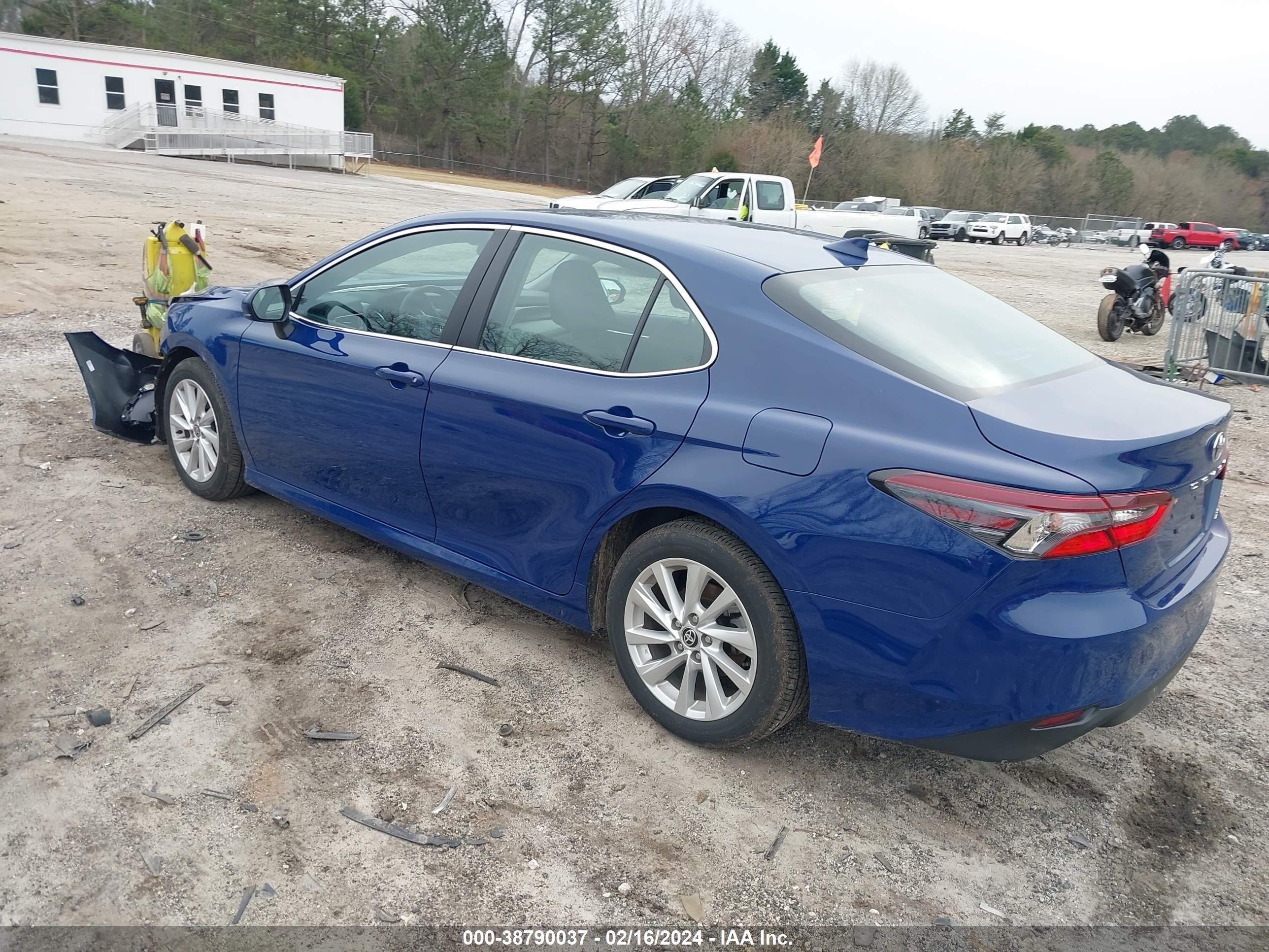 Photo 2 VIN: 4T1C11AK4RU200994 - TOYOTA CAMRY 