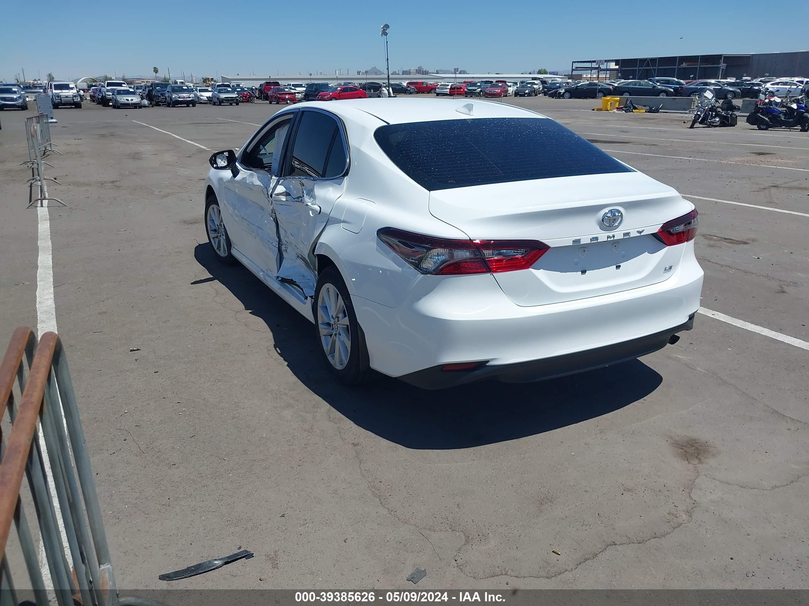 Photo 2 VIN: 4T1C11AK4RU853115 - TOYOTA CAMRY 