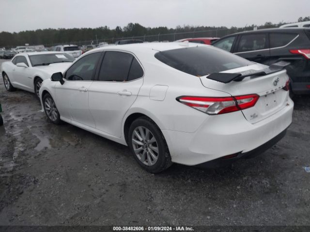 Photo 2 VIN: 4T1C11AK5LU861599 - TOYOTA CAMRY 