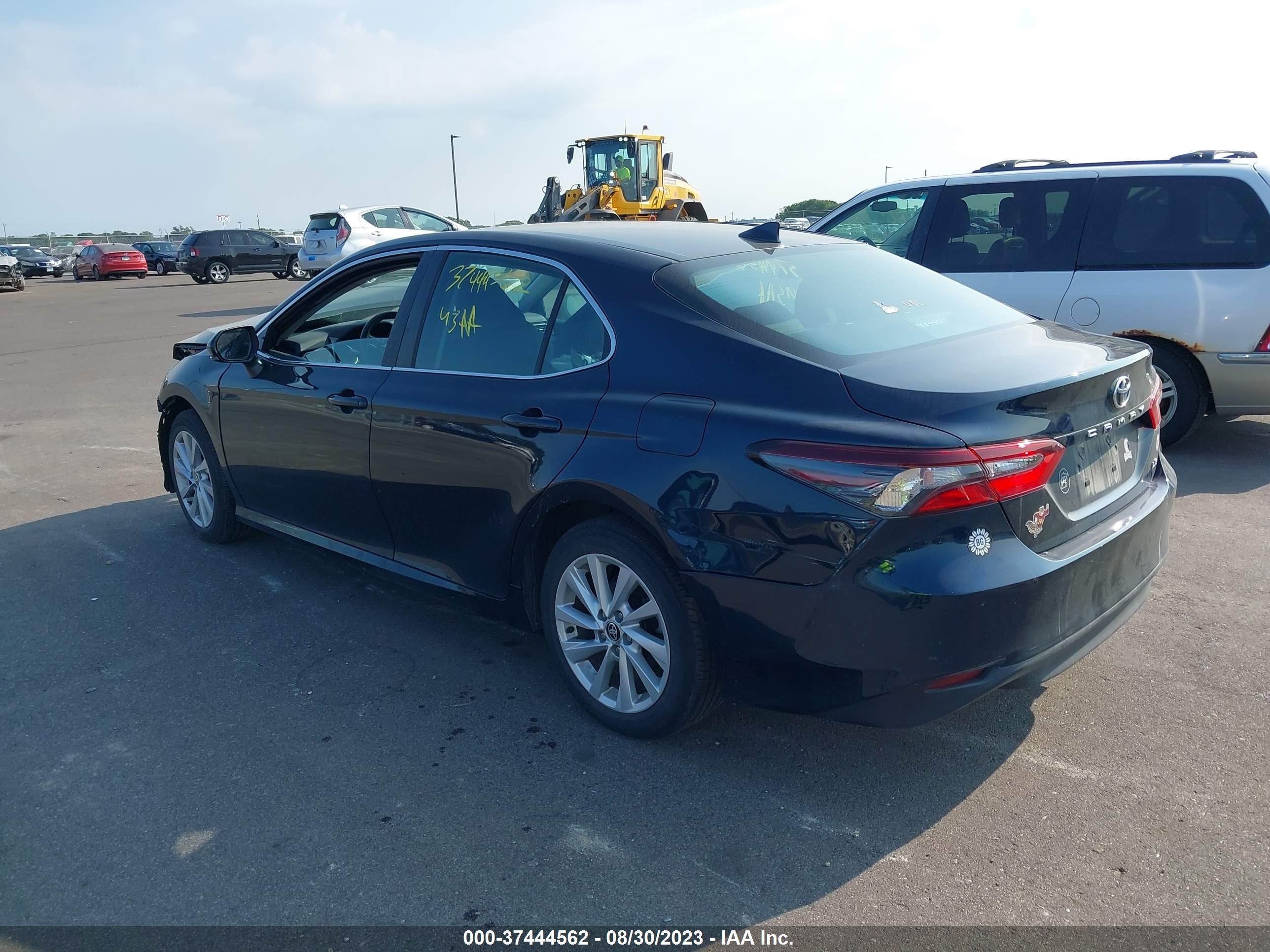 Photo 2 VIN: 4T1C11AK5MU497864 - TOYOTA CAMRY 