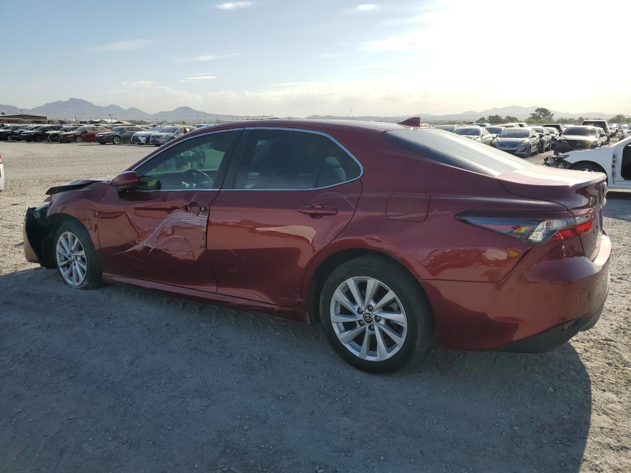 Photo 1 VIN: 4T1C11AK5MU588746 - TOYOTA CAMRY 