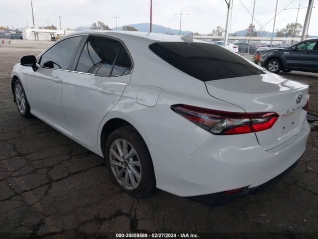 Photo 2 VIN: 4T1C11AK5NU676570 - TOYOTA CAMRY 