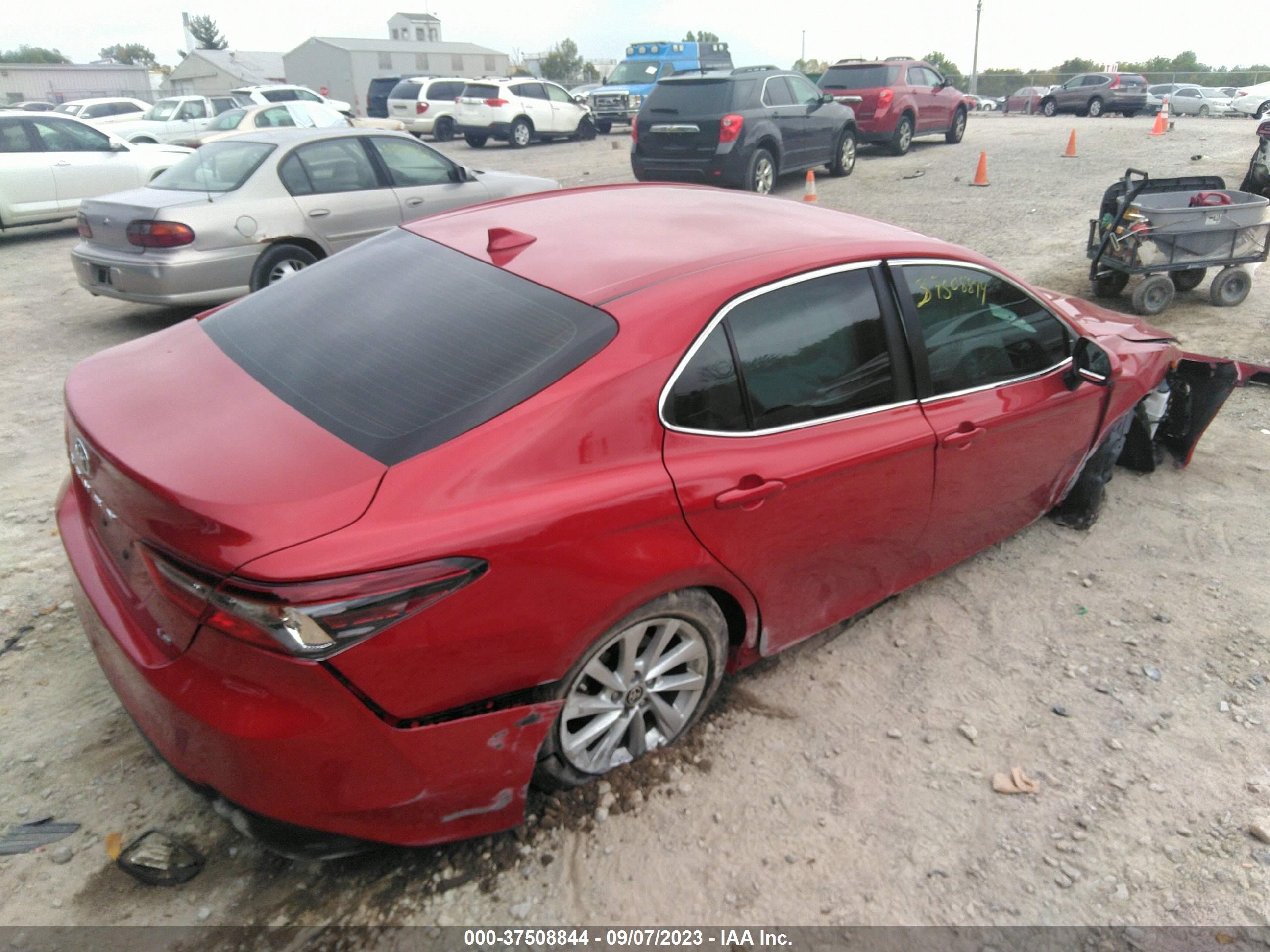 Photo 3 VIN: 4T1C11AK5PU113134 - TOYOTA CAMRY 