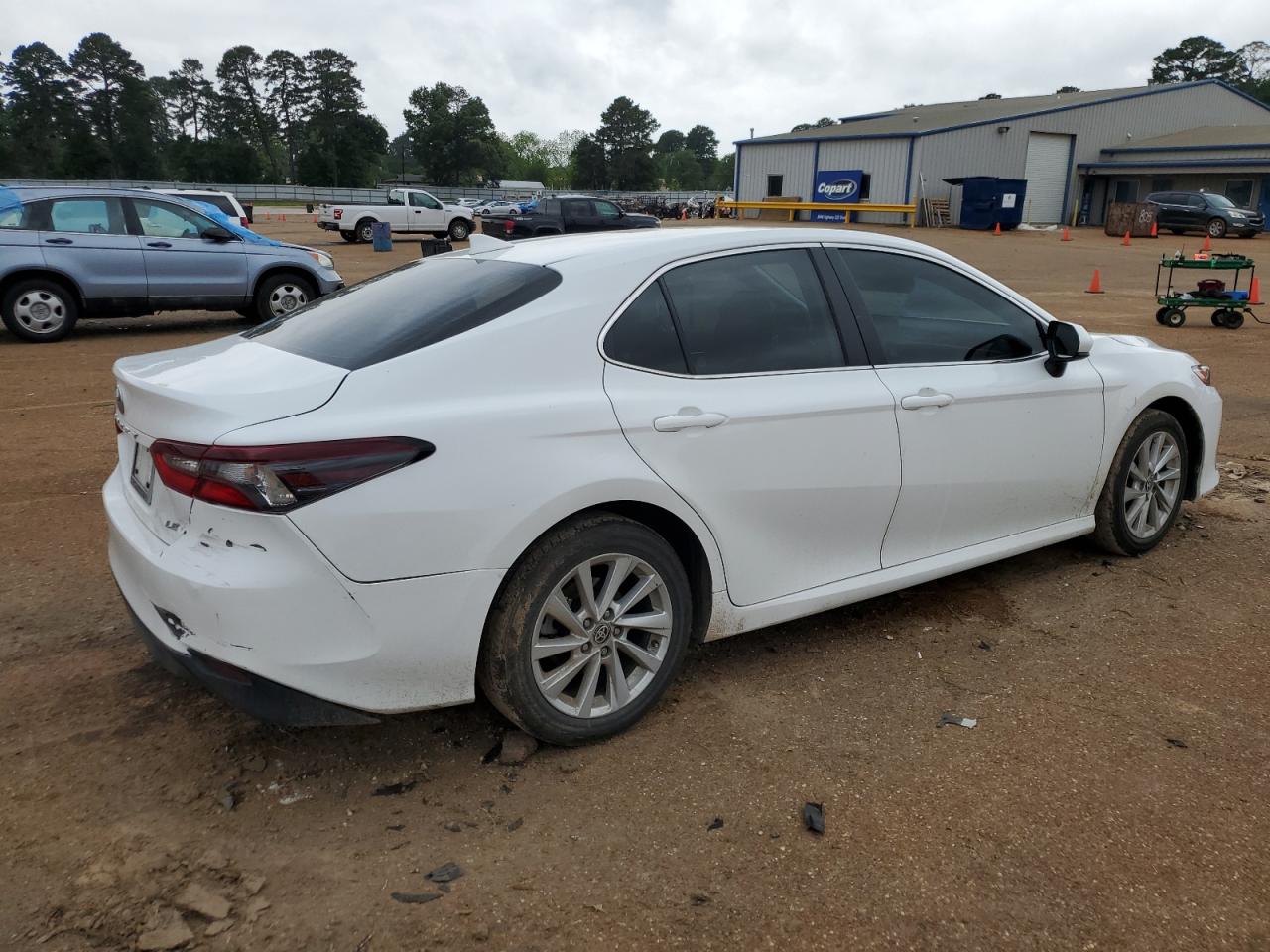 Photo 2 VIN: 4T1C11AK5PU756602 - TOYOTA CAMRY 