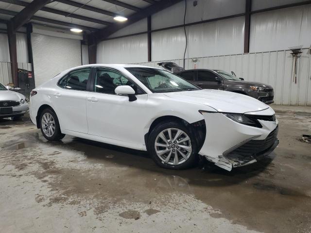 Photo 3 VIN: 4T1C11AK5PU820718 - TOYOTA CAMRY LE 