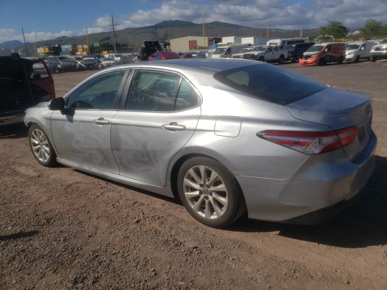 Photo 1 VIN: 4T1C11AK6LU890836 - TOYOTA CAMRY 