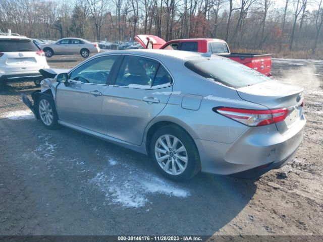 Photo 2 VIN: 4T1C11AK6LU909711 - TOYOTA CAMRY 