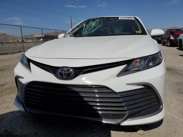 Photo 4 VIN: 4T1C11AK6NU052132 - TOYOTA CAMRY LE 