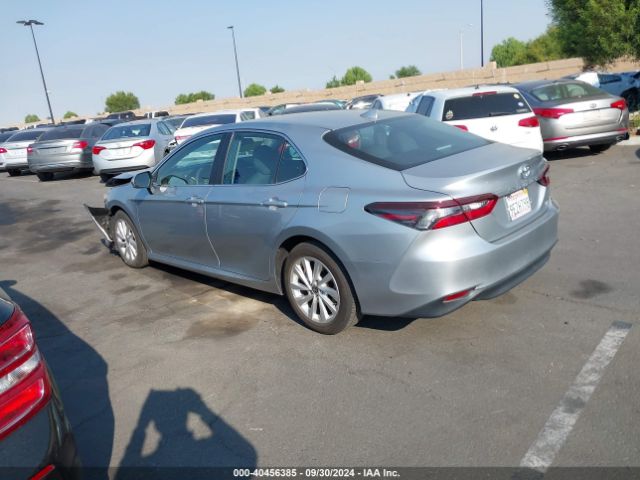 Photo 2 VIN: 4T1C11AK6PU136437 - TOYOTA CAMRY 