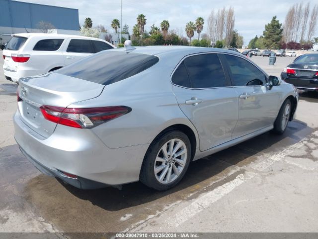 Photo 3 VIN: 4T1C11AK6PU735869 - TOYOTA CAMRY 