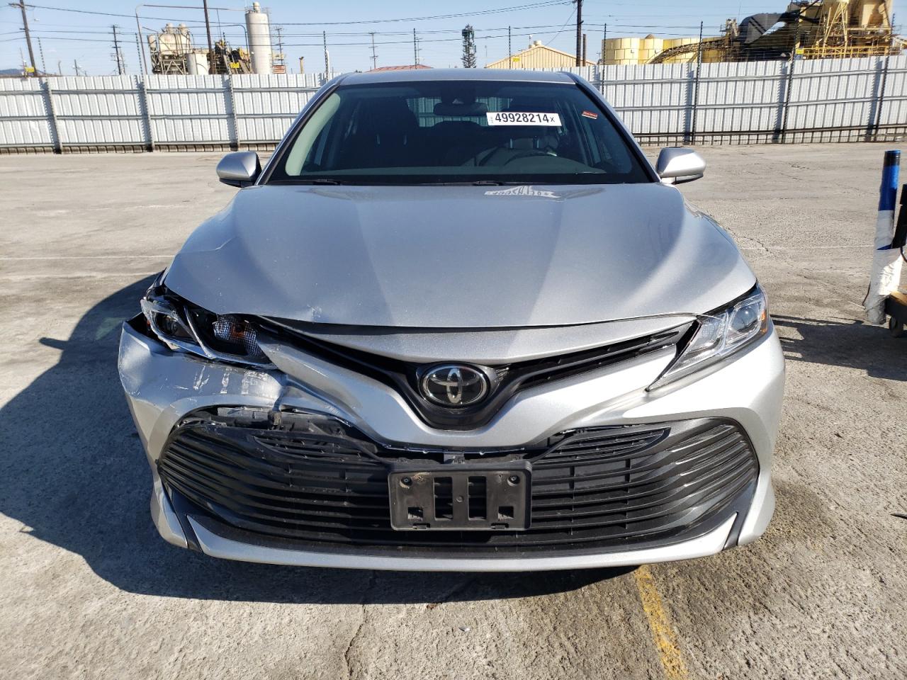 Photo 4 VIN: 4T1C11AK7LU349651 - TOYOTA CAMRY 