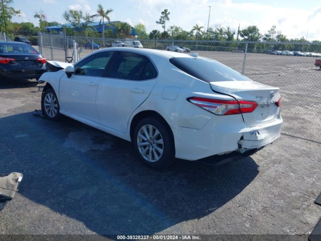 Photo 2 VIN: 4T1C11AK7LU377515 - TOYOTA CAMRY 