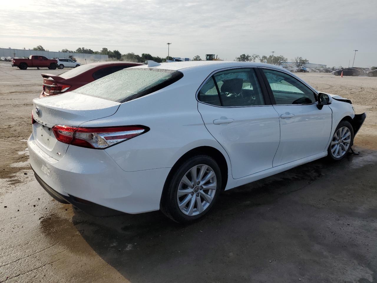 Photo 2 VIN: 4T1C11AK7LU378020 - TOYOTA CAMRY 