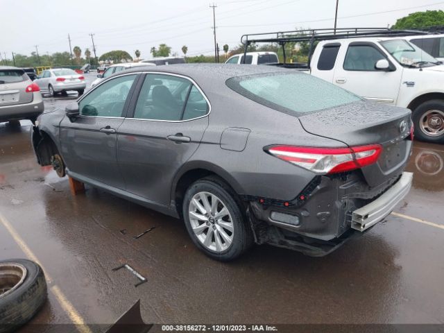 Photo 2 VIN: 4T1C11AK7LU887315 - TOYOTA CAMRY 