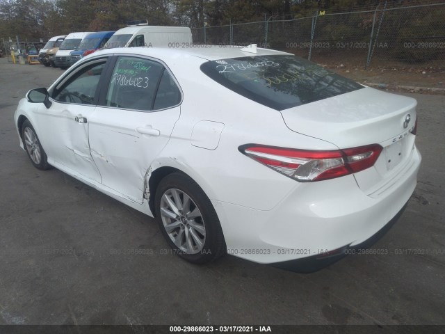 Photo 2 VIN: 4T1C11AK7LU904324 - TOYOTA CAMRY 