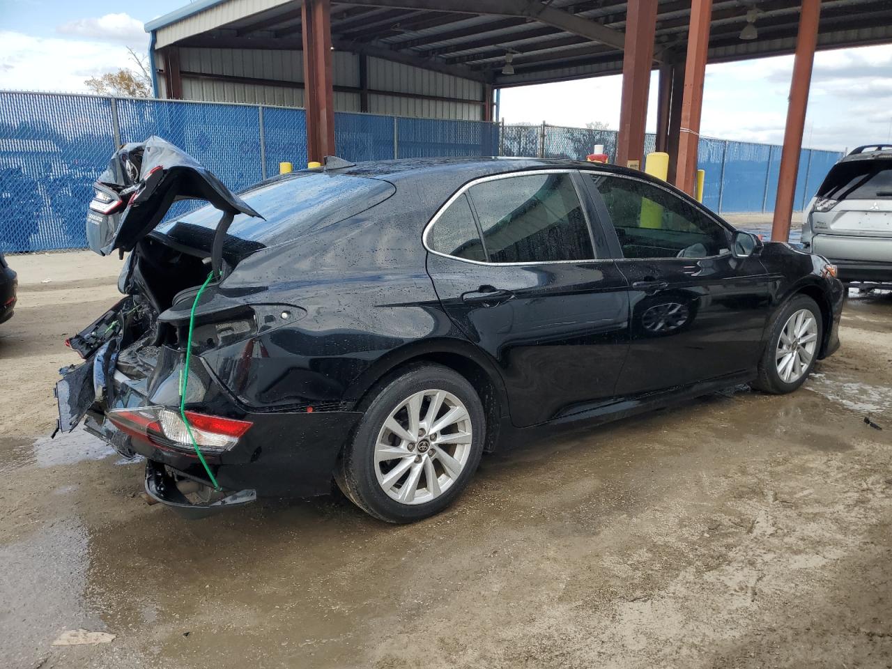 Photo 2 VIN: 4T1C11AK7MU488261 - TOYOTA CAMRY 