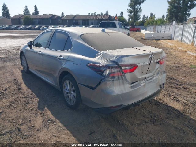 Photo 2 VIN: 4T1C11AK7NU617634 - TOYOTA CAMRY 