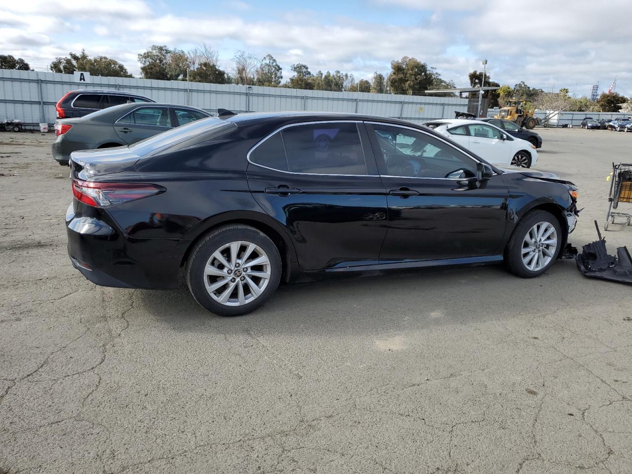 Photo 2 VIN: 4T1C11AK7NU658183 - TOYOTA CAMRY 