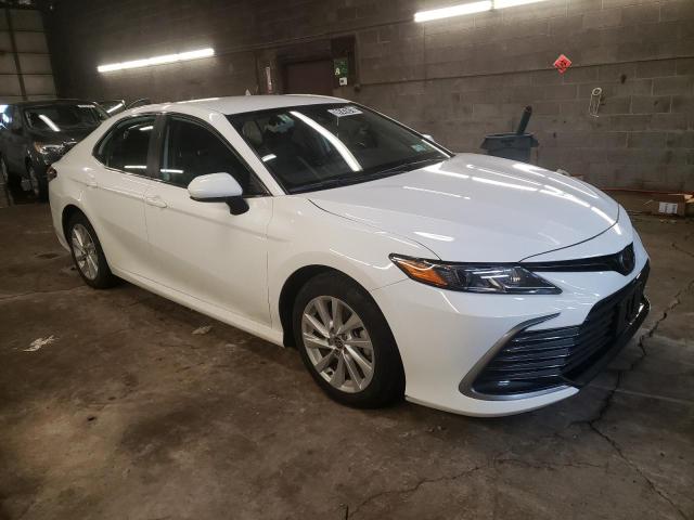 Photo 3 VIN: 4T1C11AK7NU689725 - TOYOTA CAMRY LE 