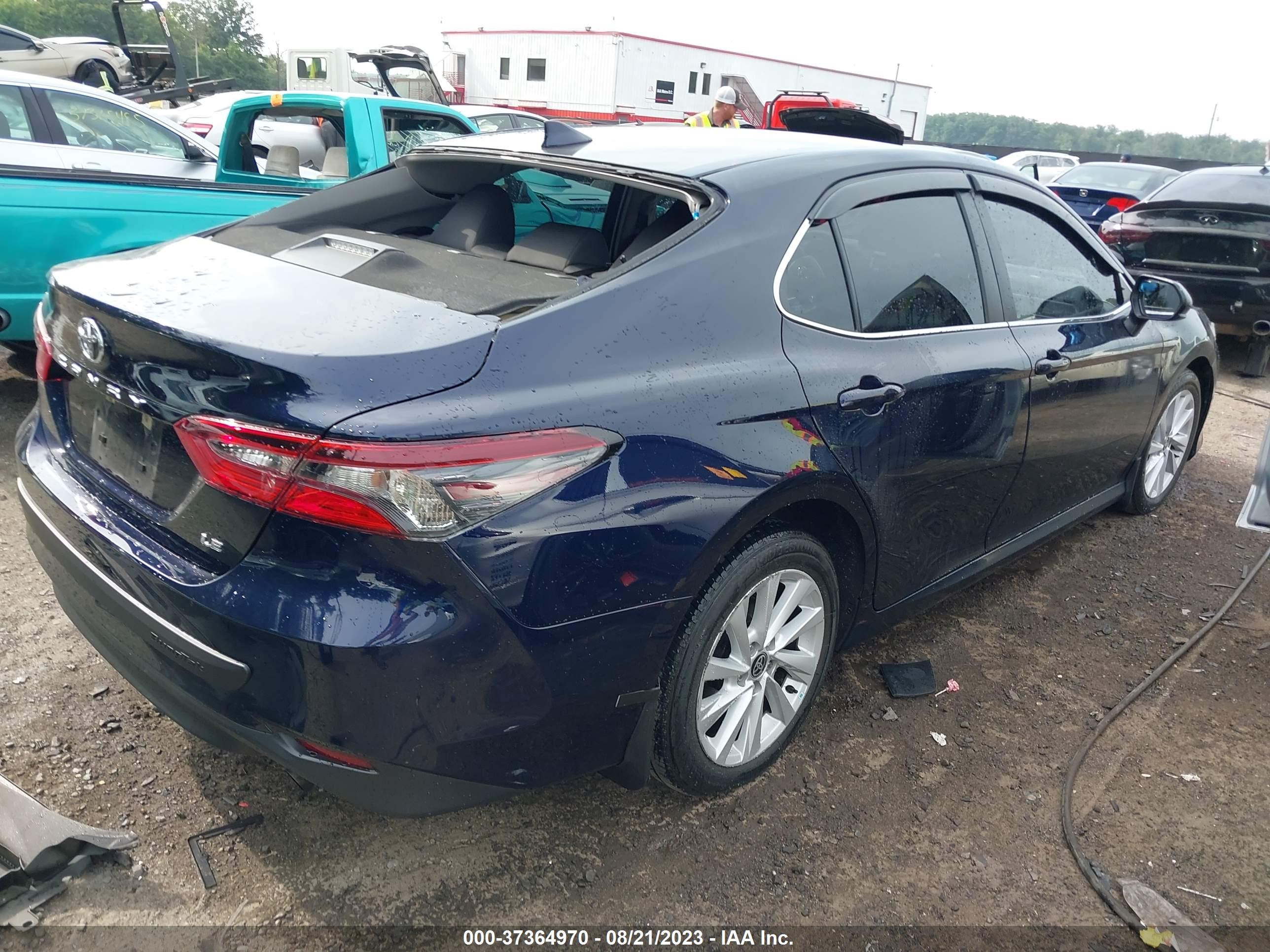 Photo 3 VIN: 4T1C11AK7NU690132 - TOYOTA CAMRY 