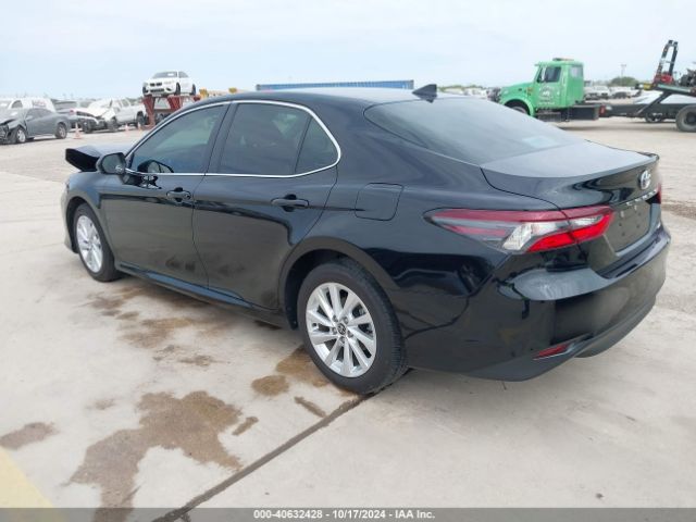 Photo 2 VIN: 4T1C11AK7PU186750 - TOYOTA CAMRY 