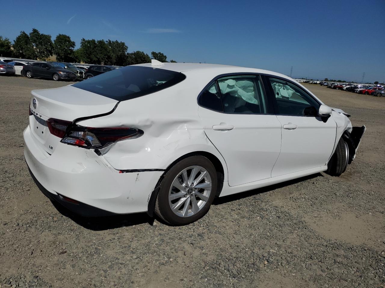 Photo 2 VIN: 4T1C11AK7PU821756 - TOYOTA CAMRY 