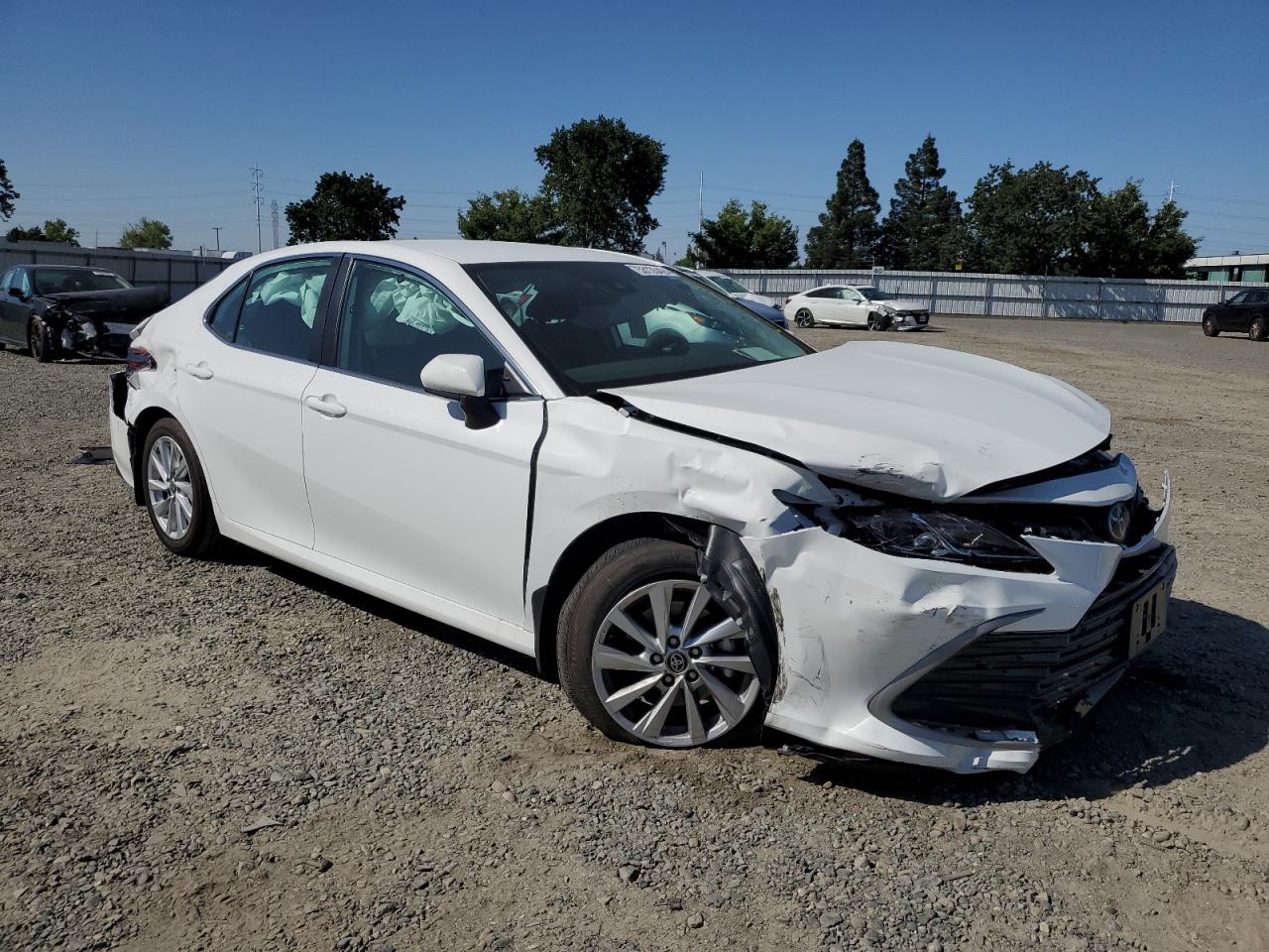 Photo 3 VIN: 4T1C11AK7PU821756 - TOYOTA CAMRY 