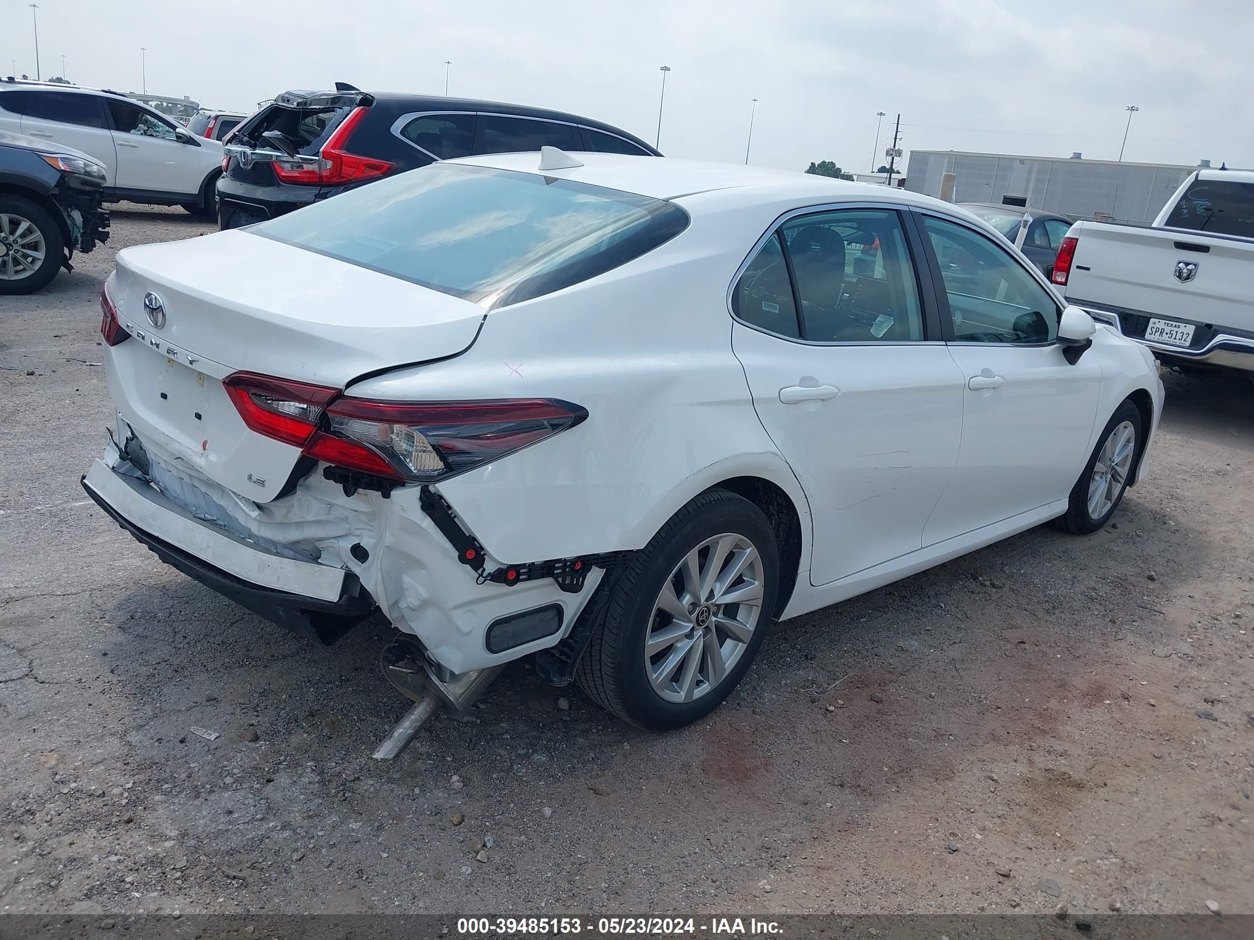 Photo 3 VIN: 4T1C11AK7RU223654 - TOYOTA CAMRY 