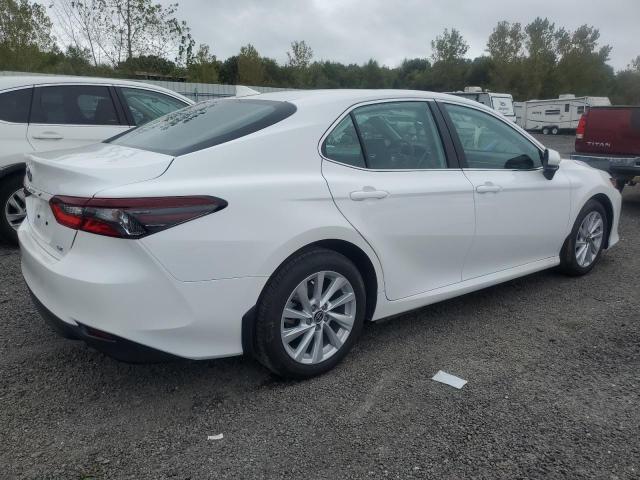 Photo 2 VIN: 4T1C11AK7RU918541 - TOYOTA CAMRY LE 