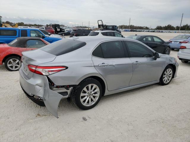 Photo 2 VIN: 4T1C11AK8LU500318 - TOYOTA CAMRY LE 