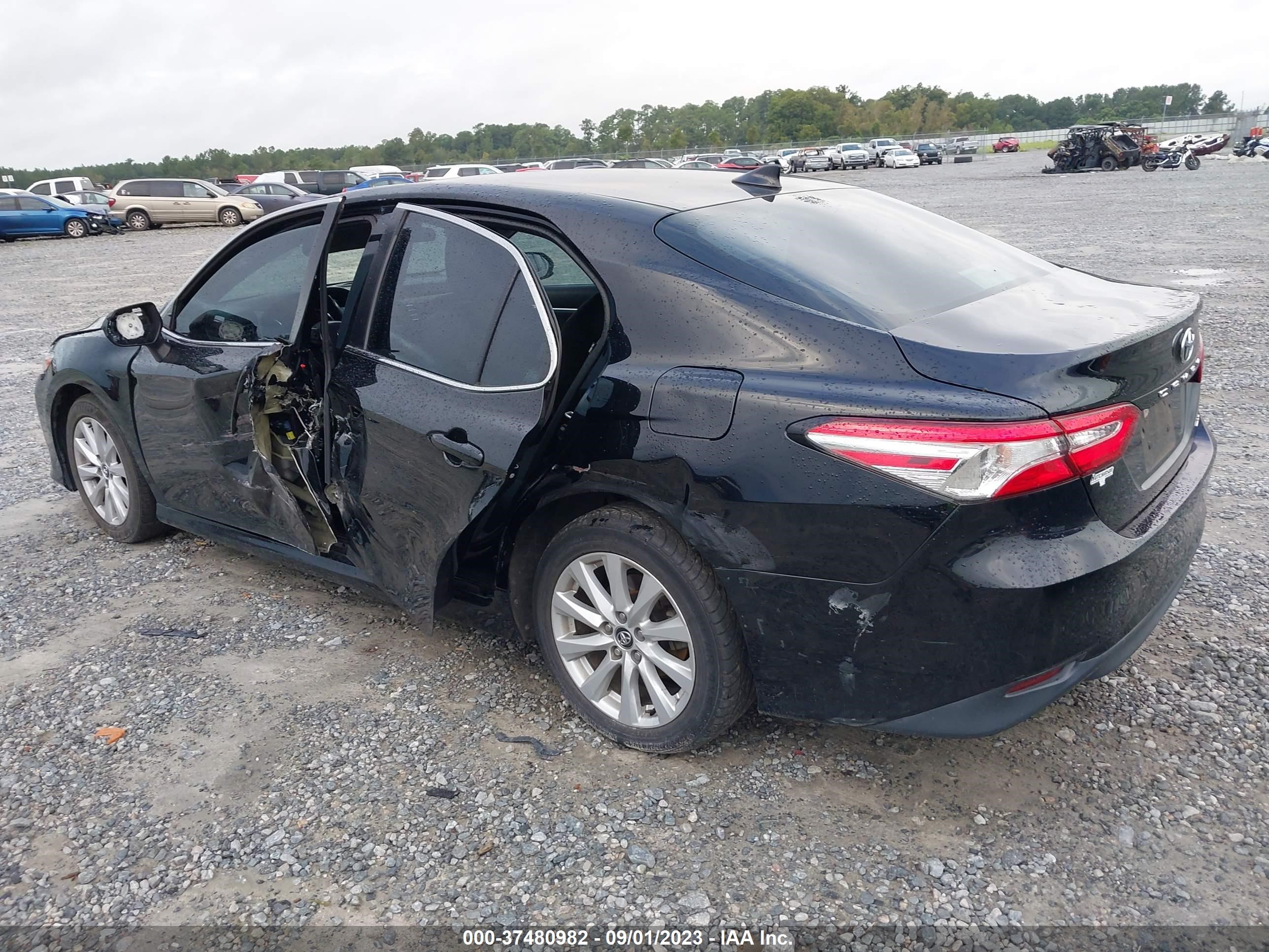 Photo 2 VIN: 4T1C11AK8LU935713 - TOYOTA CAMRY 