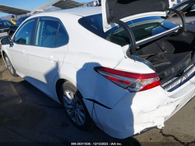 Photo 2 VIN: 4T1C11AK8LU995183 - TOYOTA CAMRY 