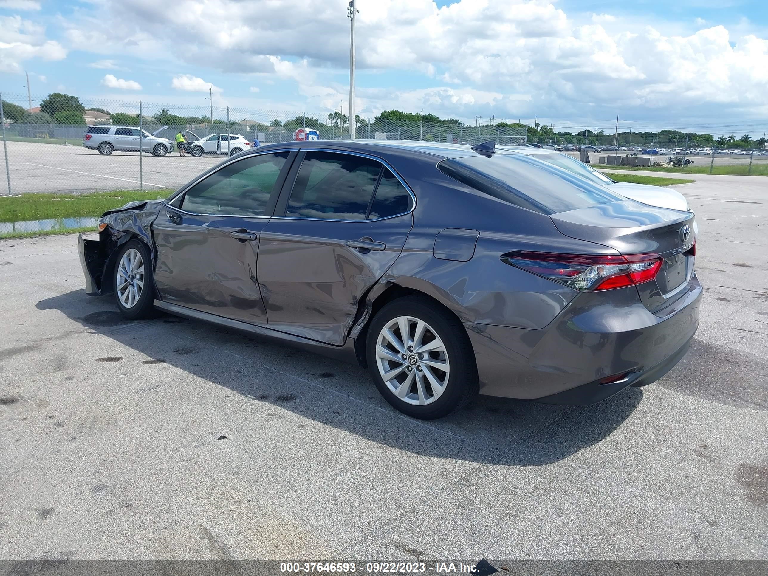 Photo 2 VIN: 4T1C11AK8MU464373 - TOYOTA CAMRY 