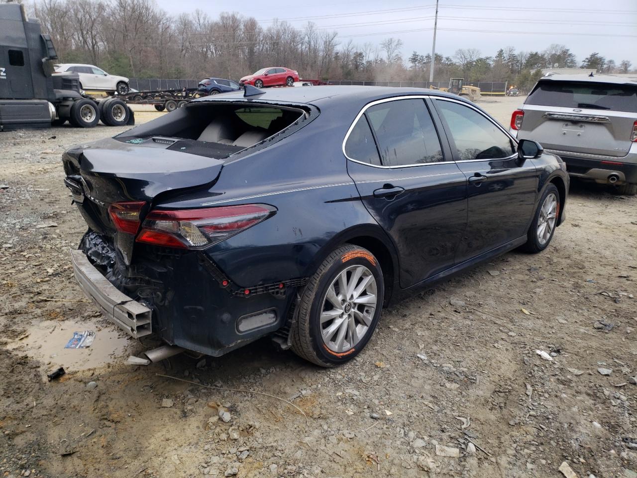 Photo 2 VIN: 4T1C11AK8MU583766 - TOYOTA CAMRY 