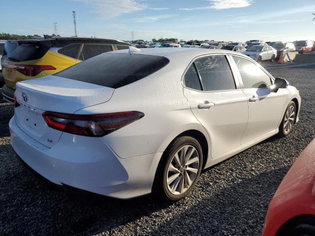 Photo 2 VIN: 4T1C11AK8NU669421 - TOYOTA CAMRY LE 