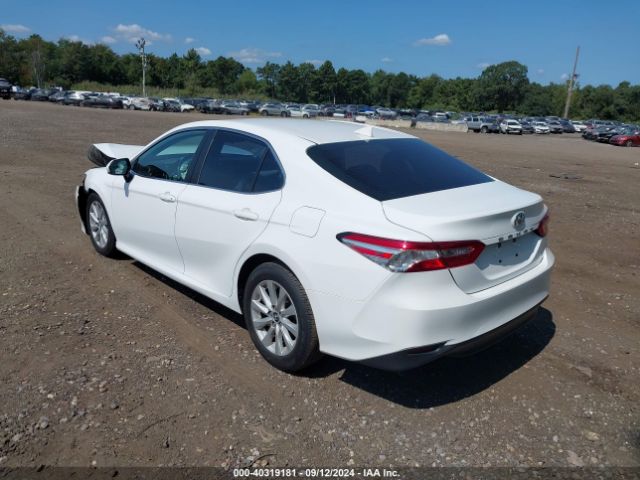 Photo 2 VIN: 4T1C11AK9LU334598 - TOYOTA CAMRY 