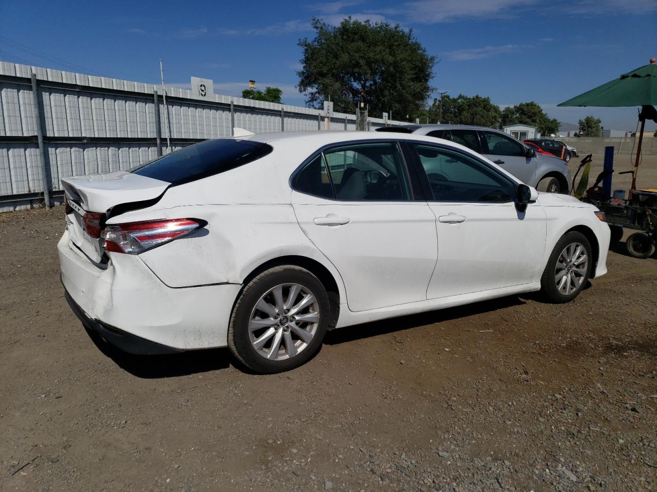 Photo 2 VIN: 4T1C11AK9LU343673 - TOYOTA CAMRY 