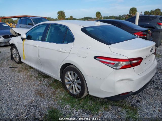 Photo 2 VIN: 4T1C11AK9LU361025 - TOYOTA CAMRY 