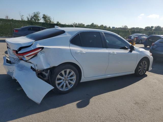 Photo 2 VIN: 4T1C11AK9LU370405 - TOYOTA CAMRY 