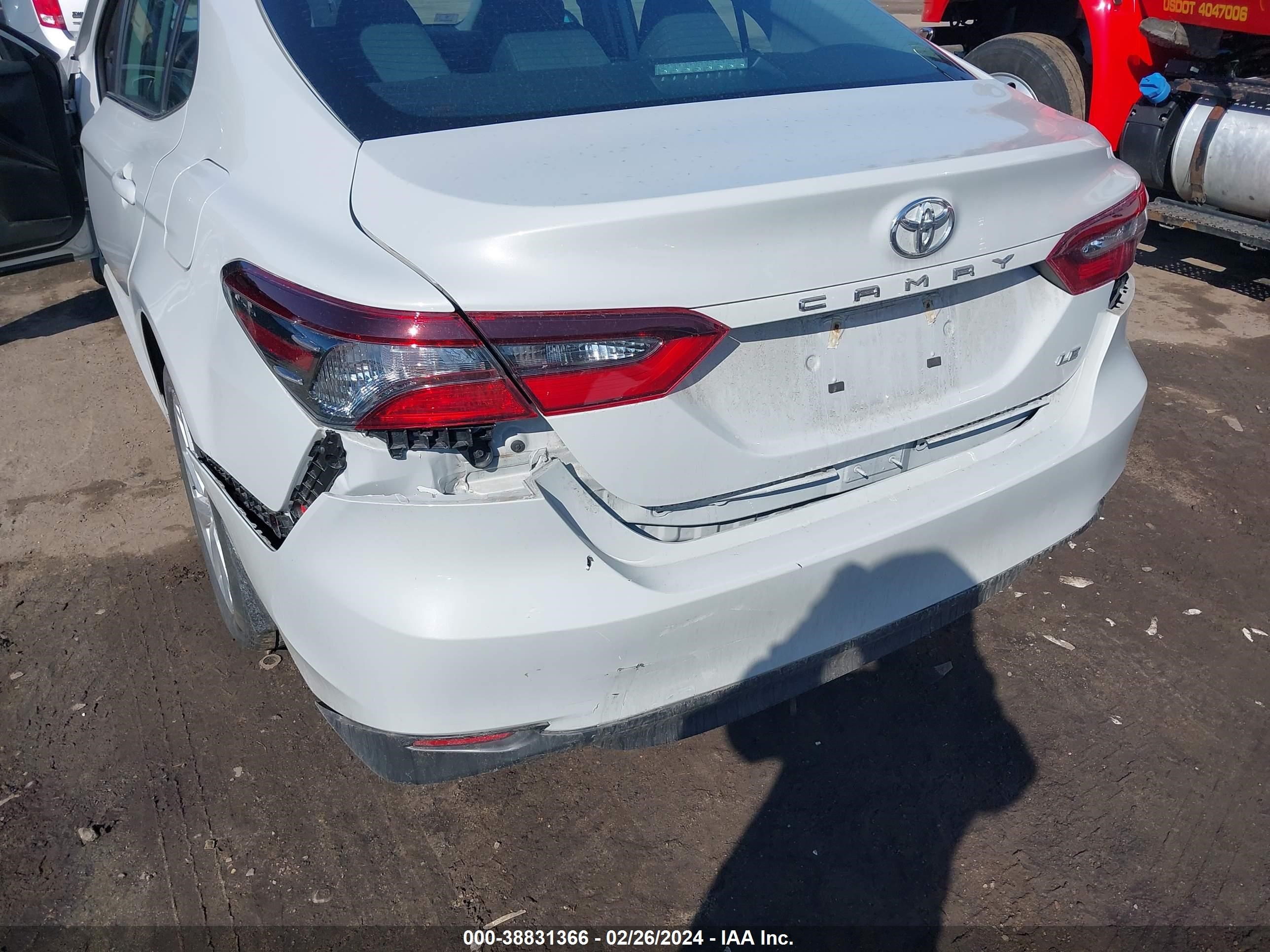 Photo 5 VIN: 4T1C11AK9NU054389 - TOYOTA CAMRY 