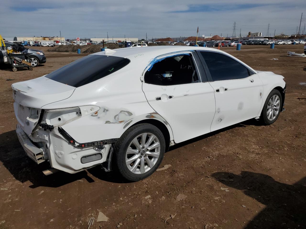 Photo 2 VIN: 4T1C11AKXLU345741 - TOYOTA CAMRY LE 