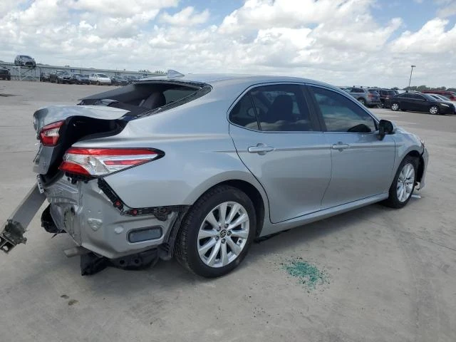 Photo 2 VIN: 4T1C11AKXLU503186 - TOYOTA CAMRY LE 