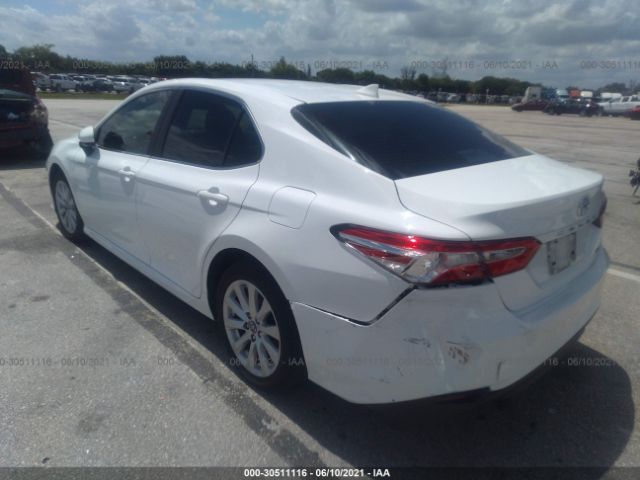 Photo 2 VIN: 4T1C11AKXLU923451 - TOYOTA CAMRY 