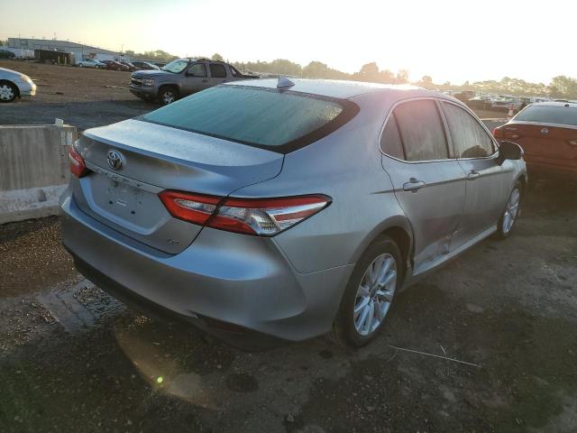 Photo 2 VIN: 4T1C11AKXLU966980 - TOYOTA CAMRY LE 