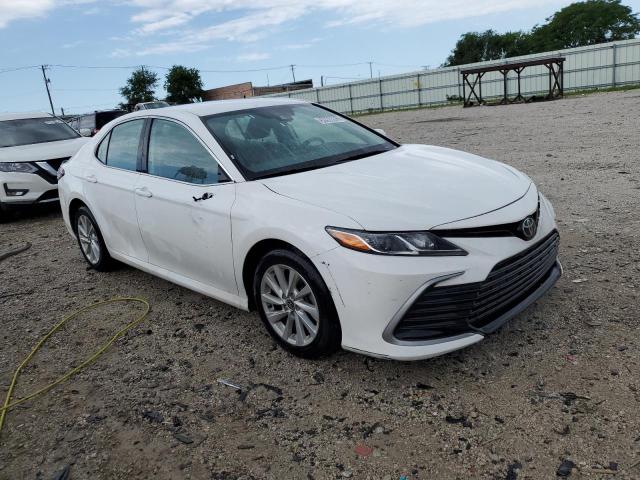 Photo 3 VIN: 4T1C11AKXMU455741 - TOYOTA CAMRY LE 