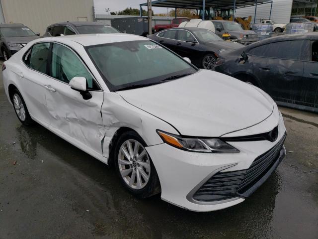 Photo 3 VIN: 4T1C11AKXMU541373 - TOYOTA CAMRY LE 